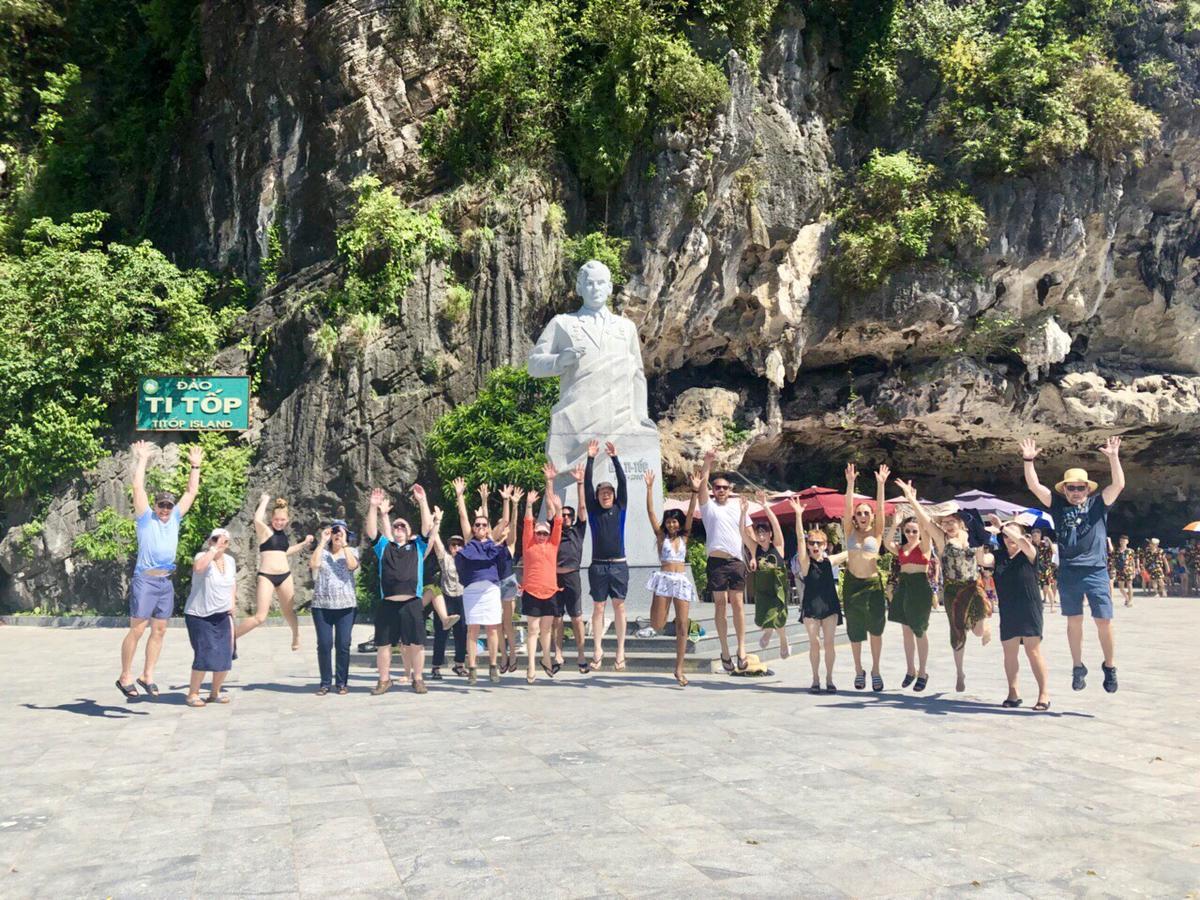 Halong Majestic Legend Cruise Hotel Ha Long Bagian luar foto