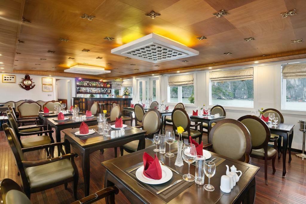 Halong Majestic Legend Cruise Hotel Ha Long Bagian luar foto