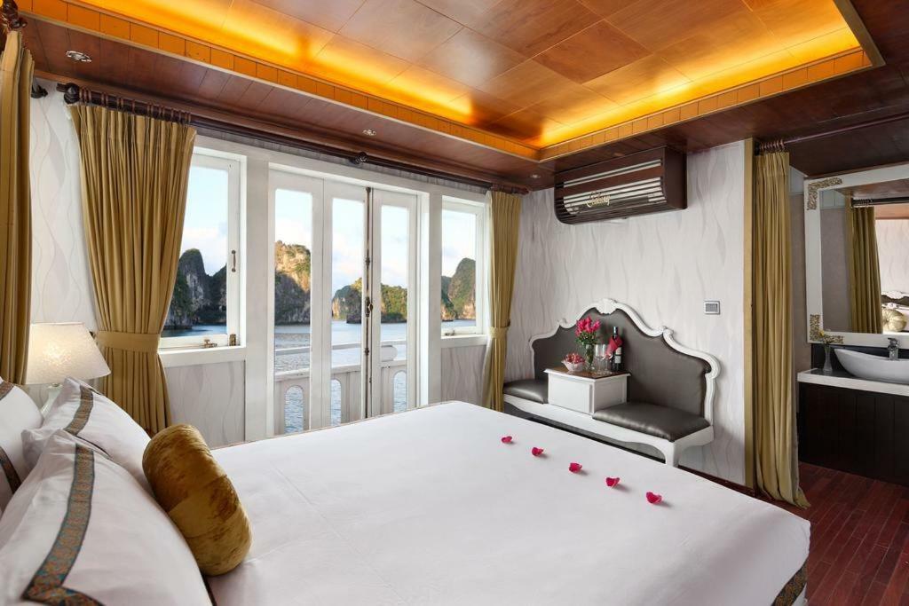 Halong Majestic Legend Cruise Hotel Ha Long Bagian luar foto