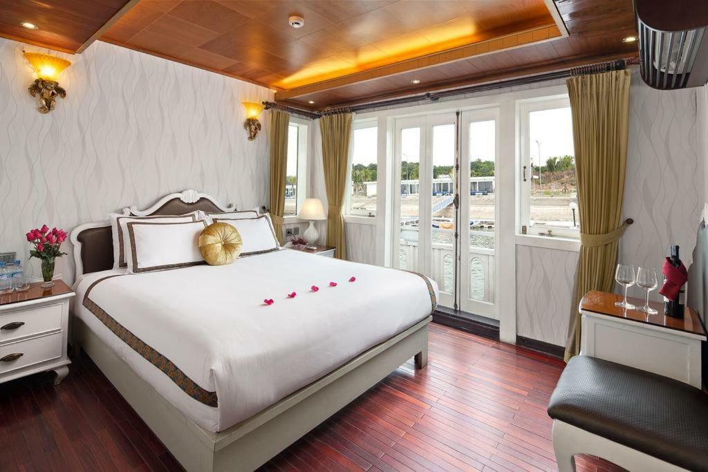 Halong Majestic Legend Cruise Hotel Ha Long Bagian luar foto